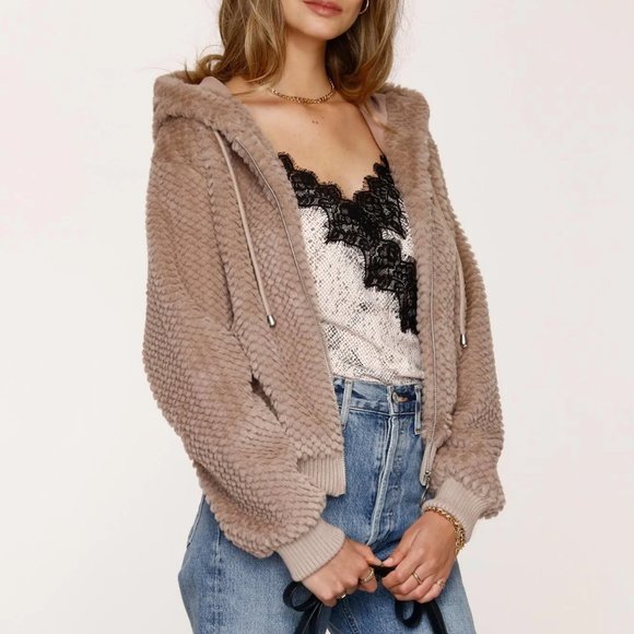 Heartloom Magda Faux Fur Jacket (NWT) - Picture 3 of 16